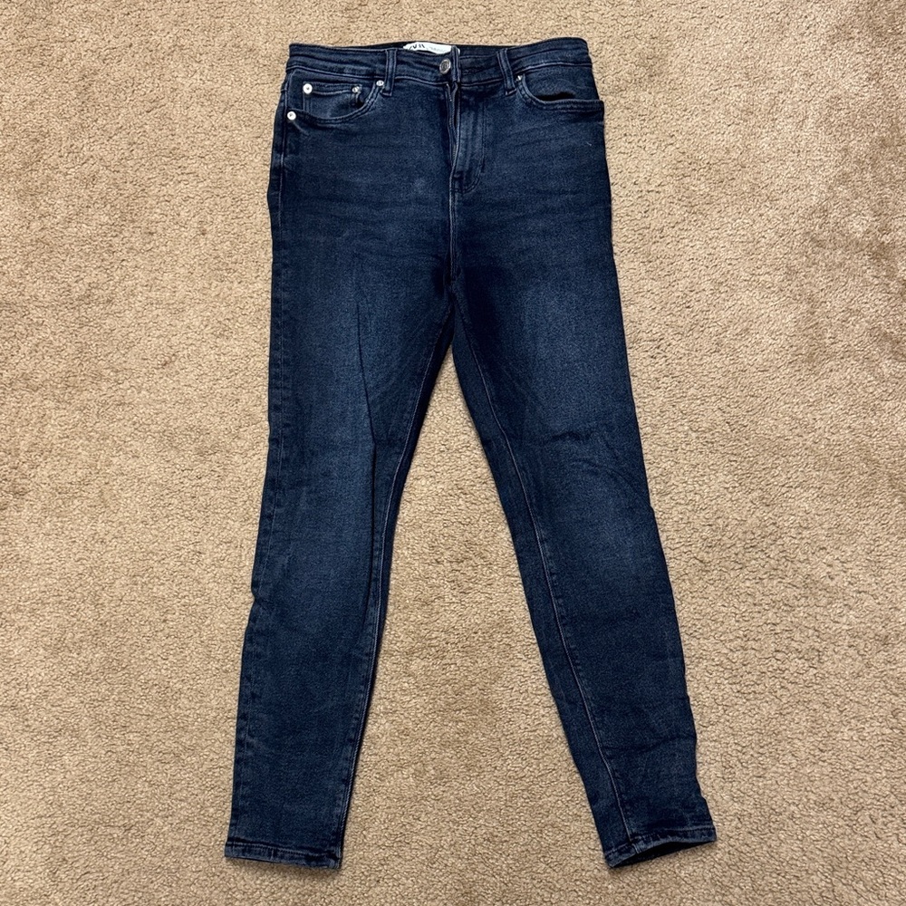 Zara women skinny jeans. Size 4